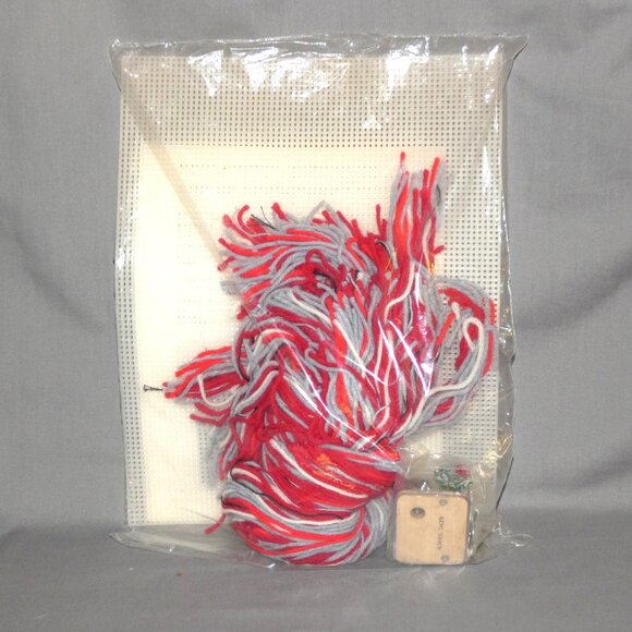 Mary Maxim Plastic Canvas Kit Musical Village School #027173 New Unopened - Picture 3 of 3